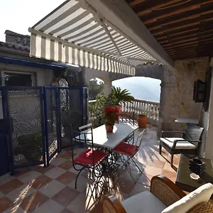 studio-en-villa-et-sa-terrasse.fr-provencehotel.com/